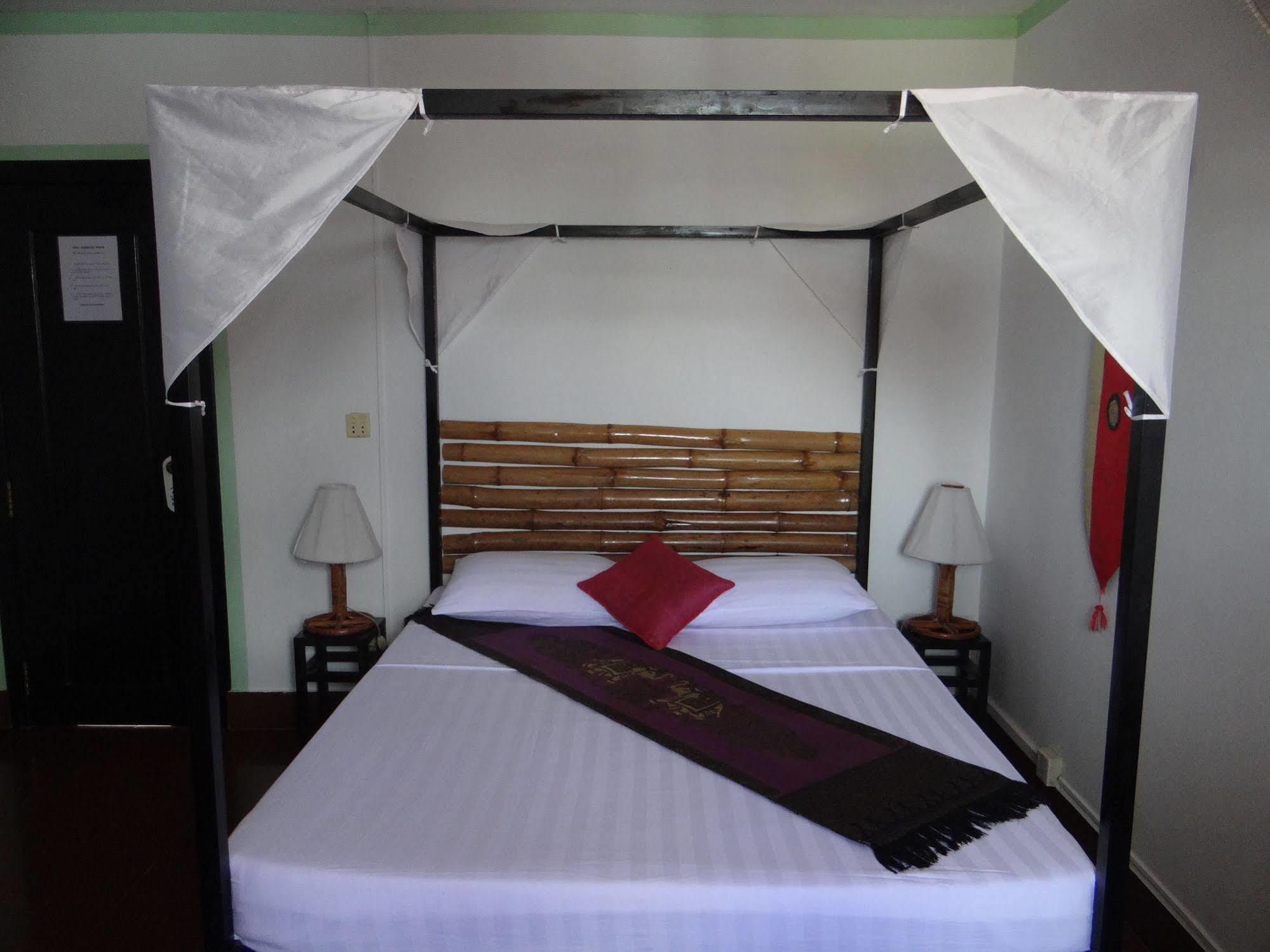 Alibi Guesthouse Phnom Penh Exterior foto